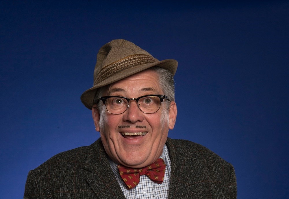 COUNT ARTHUR STRONG: AND THIS IS ME!